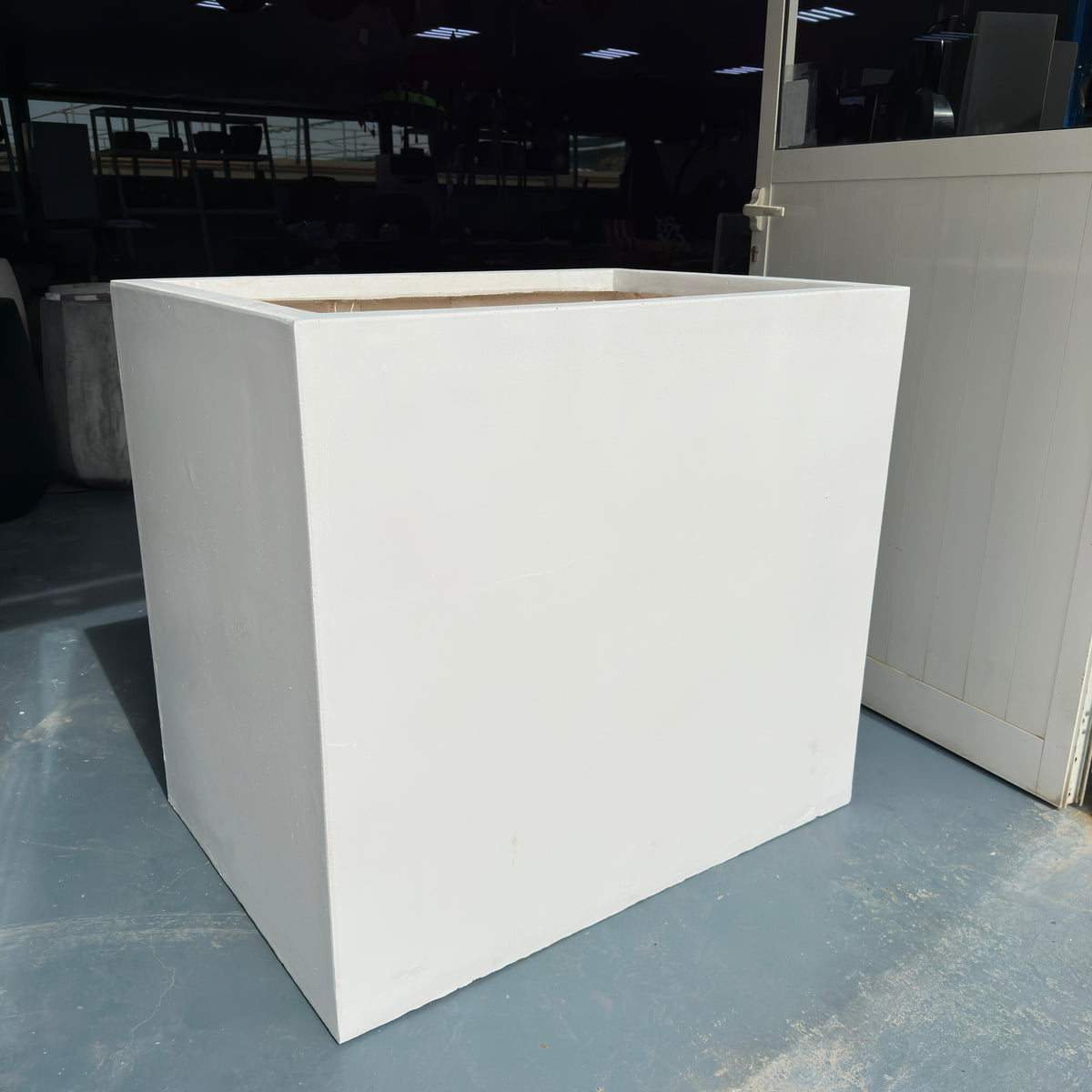 GA301955 Tall Rectangular Fibercement Pot White Height 90cm Length 100 ...